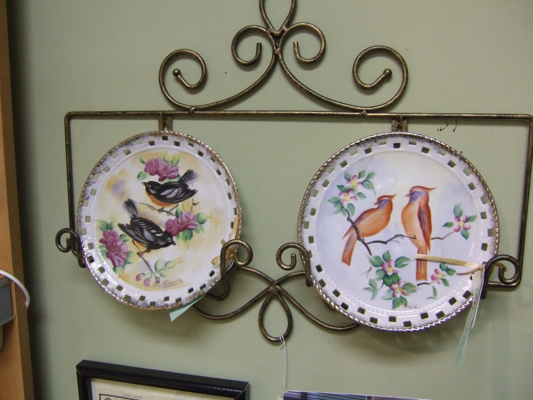 Featured image of post Decorative Plate Holders For Wall / Candles and candle holders menu open.